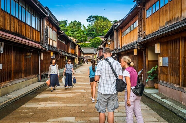 Kanazawa Private Family Tour: Custom Local Walking Experience