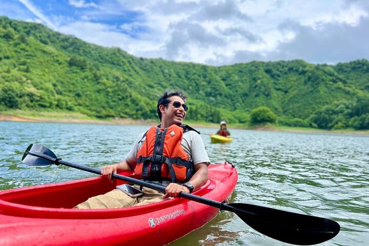 Lake Shirakawa Canoe Tour — Beginner-Friendly Guided Canoeing in Yamagata photo 5