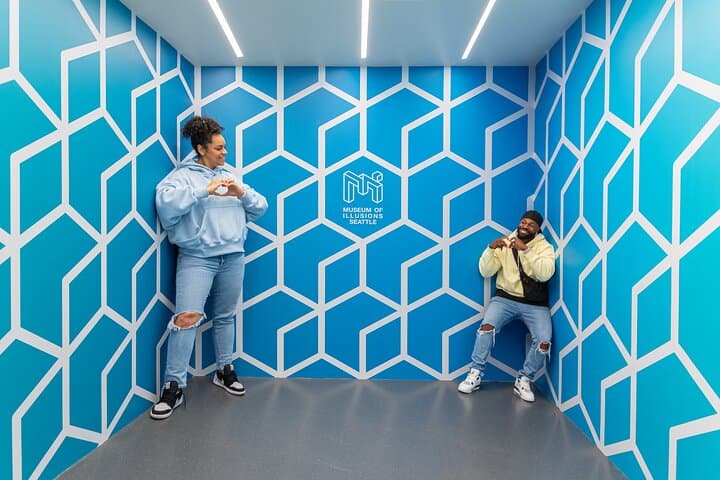 Inside the Museum of Illusions Seattle: A Mind-Bending Downtown Experience