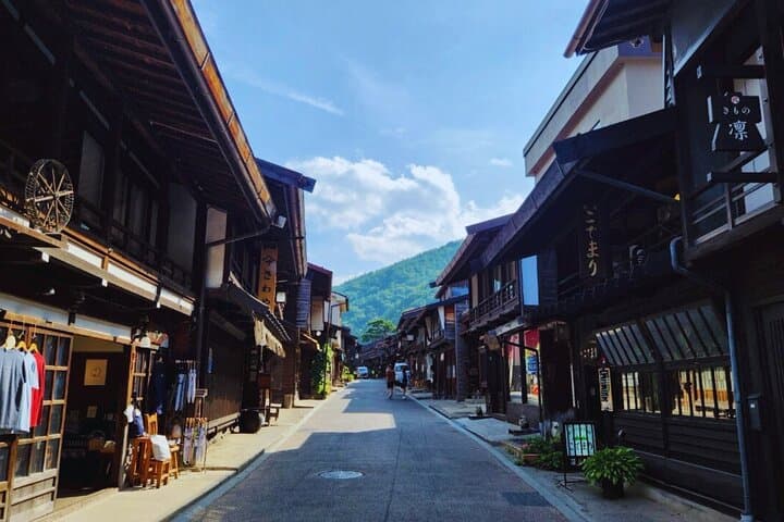 Private Edo-Period Tour: Matsumoto Castle & Nakasendo Trail (Narai-juku Day Trip)