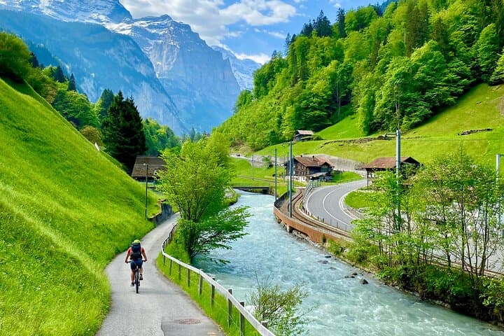 Private Day Trip to Lauterbrunnen, Interlaken & Mürren — Swiss Alps Picnic and Waterfalls photo 2
