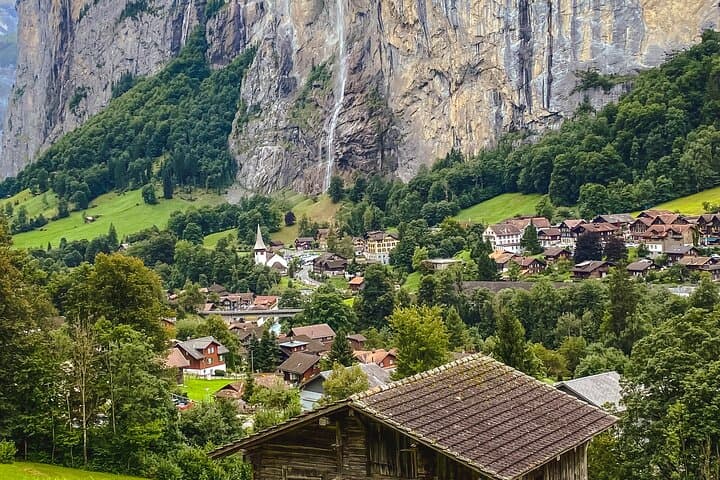 Private Day Trip to Lauterbrunnen, Interlaken & Mürren — Swiss Alps Picnic and Waterfalls photo 5