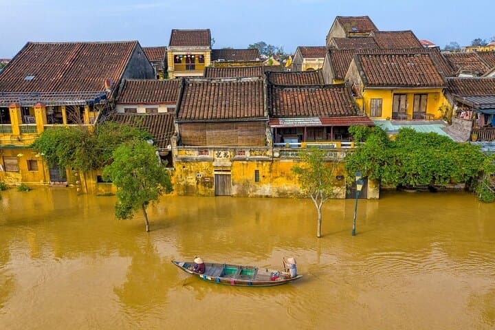 Hoi An Spirit Lantern Quest: Self-Guided Lantern-Lit Walking Adventure photo 4