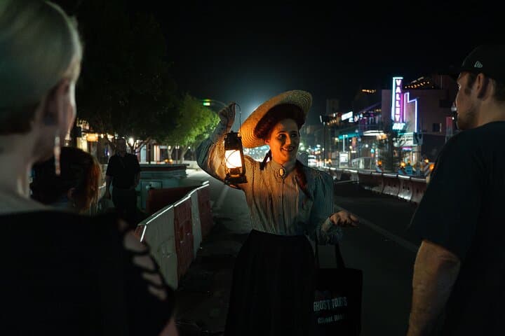 Mill Avenue Haunted Lantern Tour: Tempe After-Dark History Walk photo 4