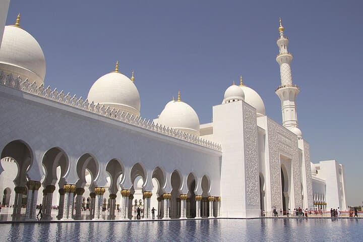 Full-Day Abu Dhabi Private Tour: Sheikh Zayed, Heritage Village & Corniche photo 4