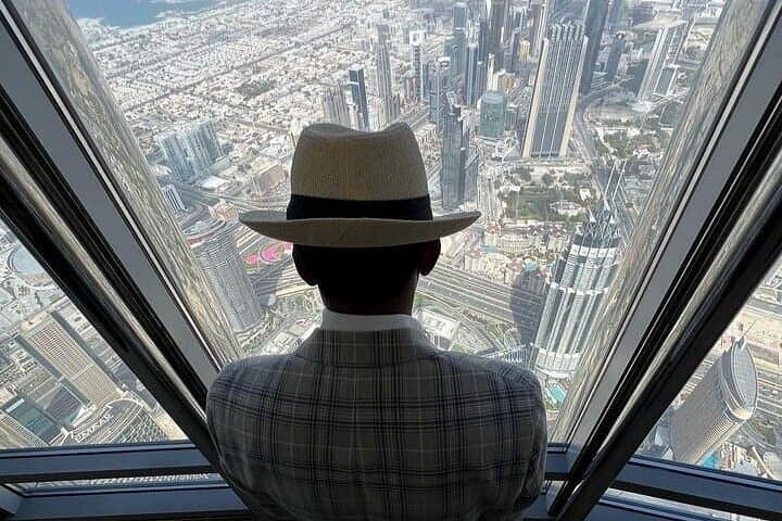 Burj Khalifa The Lounge Levels 152-154: VIP Tickets & Sky-High Views photo 3