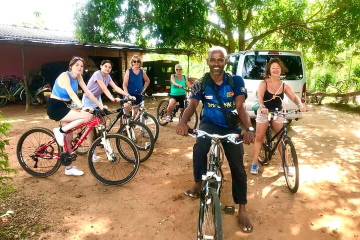 Anuradhapura Heritage Mountain Bike Tour — 10 km Loop Through Ancient Temples photo 3