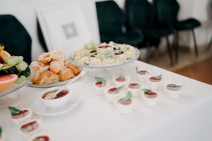 Bottomless Brunch by the Charles Bridge: Prosecco, Pastries & Prague Art photo 4