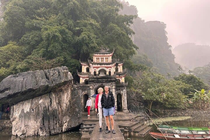 Ninh Binh Day Trip: Hoa Lu, Tam Coc Boat Ride & Mua Cave Viewpoint photo 2