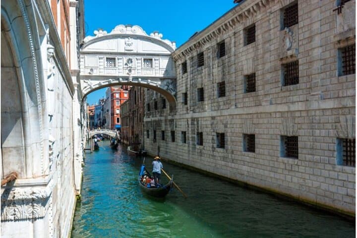 Skip-the-Line St. Mark’s Basilica and 30-Minute Gondola Ride in Venice photo 2