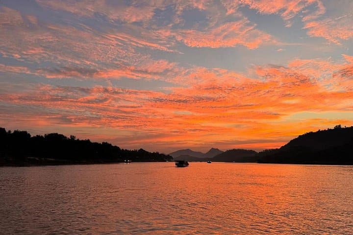 Sunset Kayak to Pak Ou Caves: Paddle the Mekong and Nam Ou photo 1