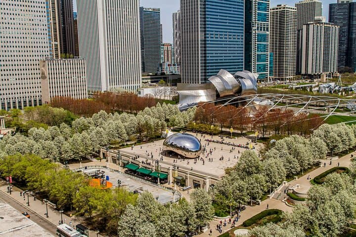 Self-Guided Chicago Loop Walking Tour: Architecture, Art & River Sights