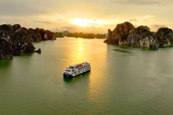 Sea Coral Cruise: 2D1N Halong & Lan Ha Bay Overnight from Tuan Chau