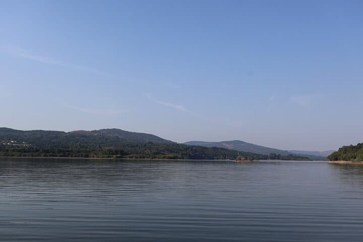 Segredos do Xurés: Electric Boat Tour on As Conchas Reservoir photo 5