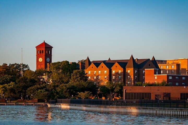 Hampton University Scavenger Hunt: Pirates' Plunder App-Led Campus Adventure photo 2