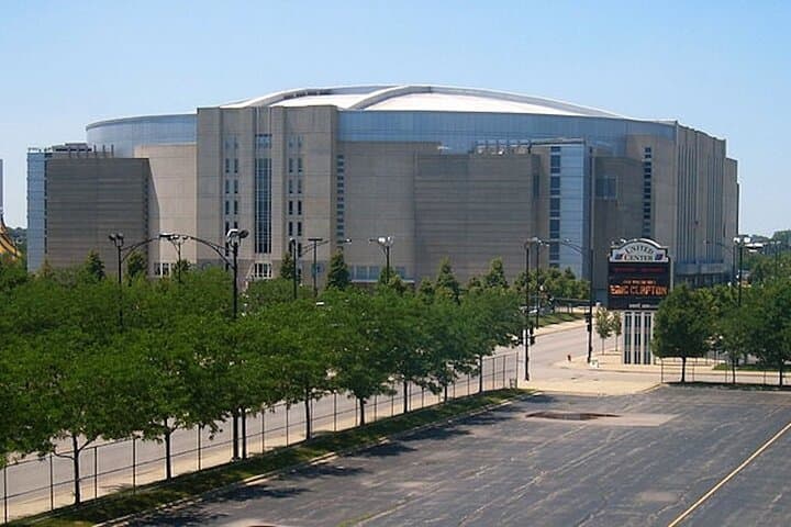 Chicago Bulls Game at United Center: Live NBA Experience and Visitor Guide photo 2