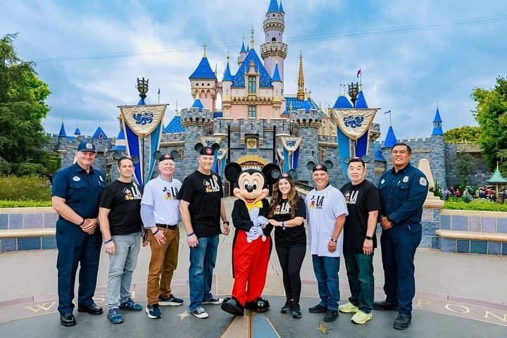 Private Tokyo–Disneyland Transfer with English Driver | One-Way or Round-Trip photo 2