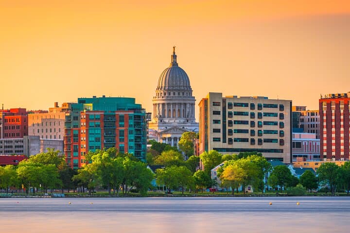Madison Bar Crawl & Scavenger Hunt: App-Led Adventure on State Street photo 2
