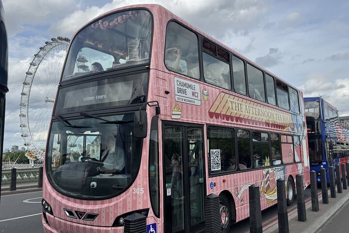 London Pizza & Beer Bus Experience: 90-Min Double-Decker Sightseeing with Pizza & Drinks photo 2