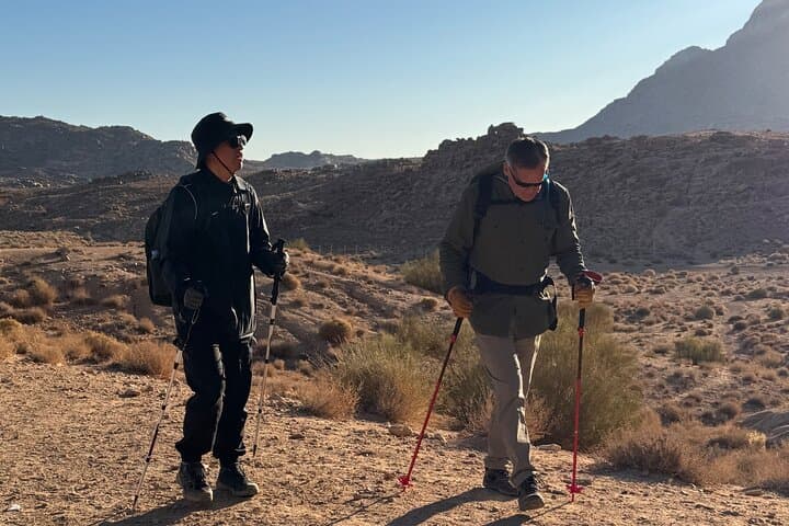 Exploring Elijah’s Cave and the Sinai Altar: A Guided Hike Near Tabuk photo 3
