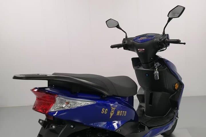 Scoot Curaçao: Island Scooter Rentals with Free WiFi & CarPlay photo 3