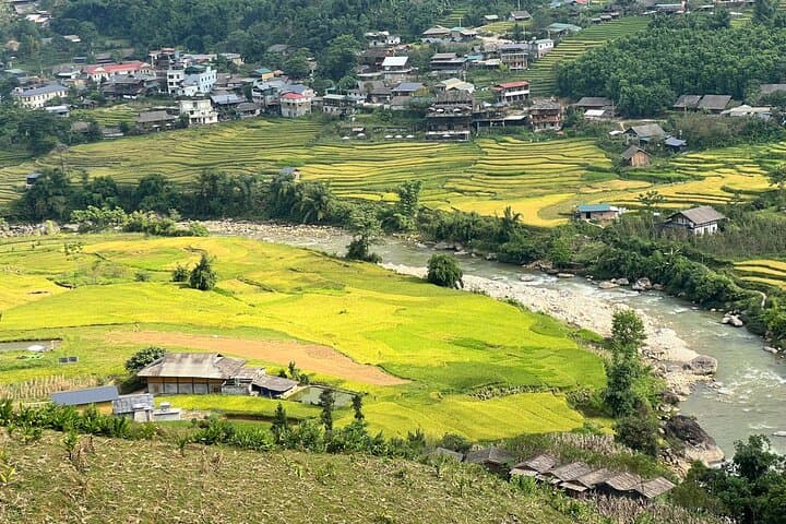 3-Day Ta Van Trek: Homestay Trekking through Muong Hoa Valley photo 2
