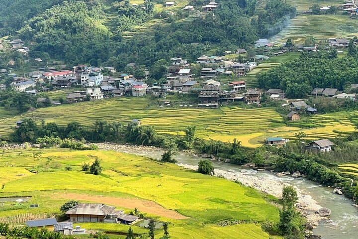 3-Day Ta Van Trek: Homestay Trekking through Muong Hoa Valley photo 4