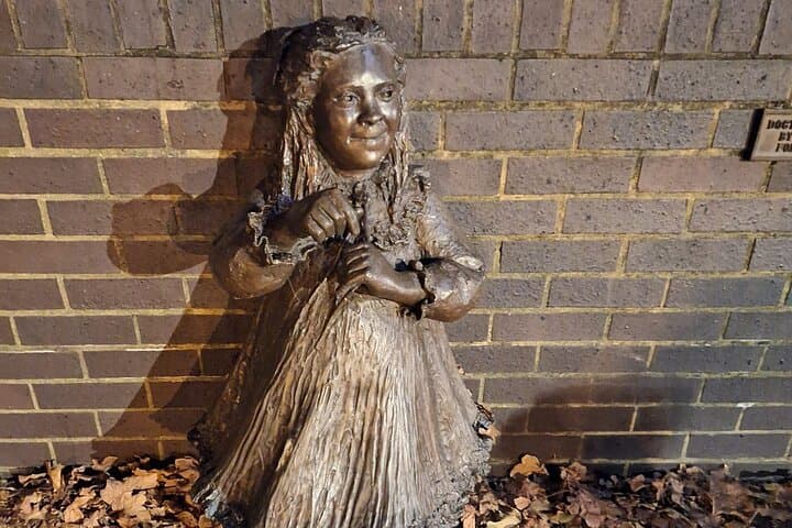 London Historical Pub Walk: Pilgrims, Pirates and Docklands Secrets photo 4