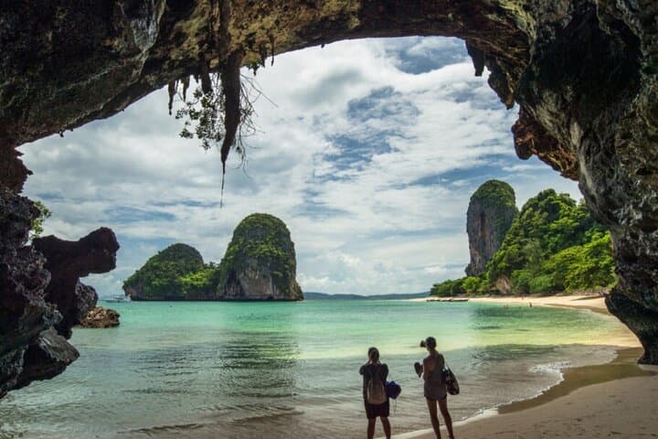 Railay Bay Sunset: Phra Nang & Diamond Cave Longtail Tour photo 5