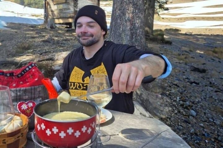 Sledding, Cheese Fondue & Chocolate Tasting on Grindelwald Slopes photo 6