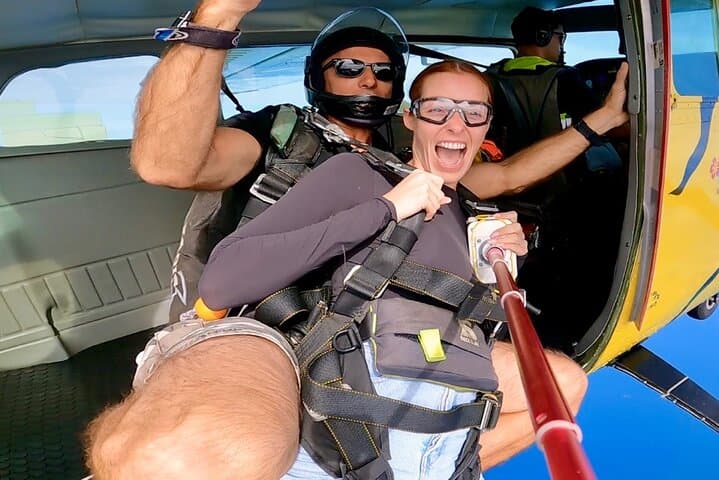 Tahiti Paragliding and Island Discovery: Full-Day Parachute or Paraglide Tour photo 2