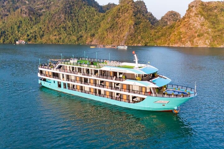 Dragon Bay Premium 3-Day Ha Long & Lan Ha Bay Cruise with Pool & Private Balcony