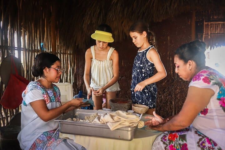 Private Tour to Chichen Itza and Cenote Saamal with Lunch — From Cancun