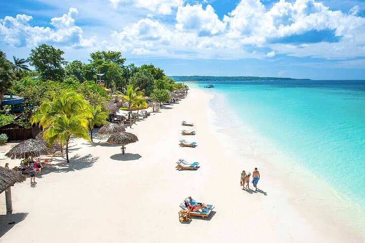 Negril Day Tour: Bamboo Rafting, Seven Mile Beach & Rick's Cafe Sunset photo 6