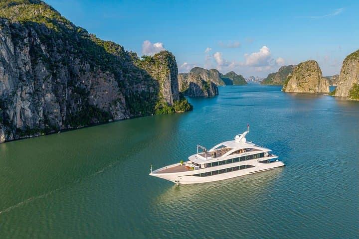 Halong Bay 5-Star Day Cruise & Kayaking — Sung Sot Cave, Luon Cave, Titov Island photo 2