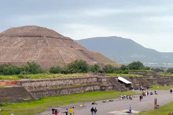 Explore Teotihuacan: Pyramids, Caves & Pulque Tasting Tour from Mexico City photo 6