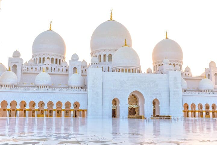 Abu Dhabi in a Day: Full-Day Cultural & Sightseeing Tour from Dubai