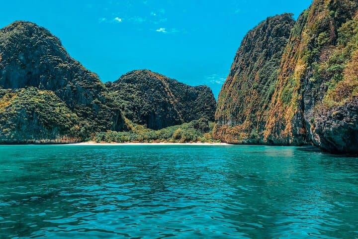 Sunrise Private Tour to Phi Phi Island — Beat the Crowds photo 4
