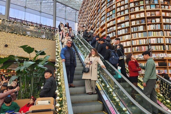 Essential Gangnam Tour: Seoul’s Modern Pulse and Traditional Tastes photo 2