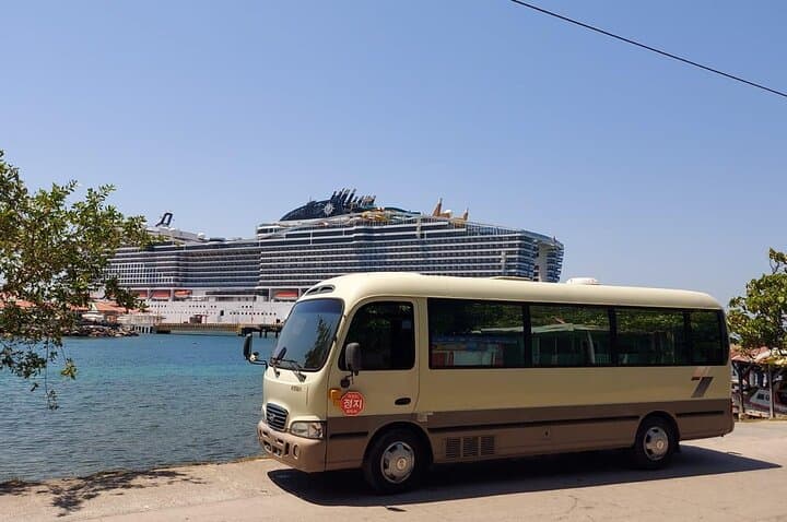 Manawakie Park Roatán: Snorkeling, Sloths & Monkeys Day Tour photo 3