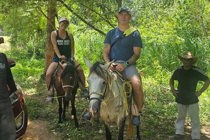 Manawakie Park Roatán: Snorkeling, Sloths & Monkeys Day Tour photo 4