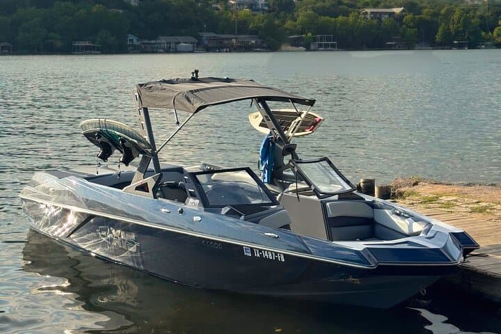 Lake Austin Wake Surfing: 2‑Hour Captained Session under Pennybacker Bridge photo 2
