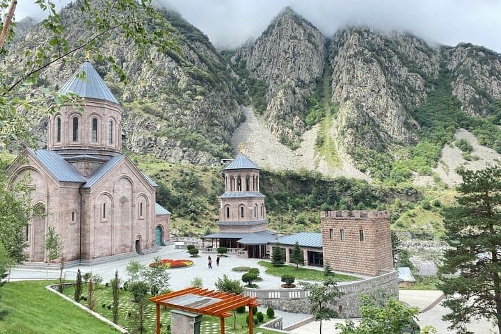 Kazbegi Day Tour: Gergeti Trinity, Dariali Monastery & Gveleti Waterfall