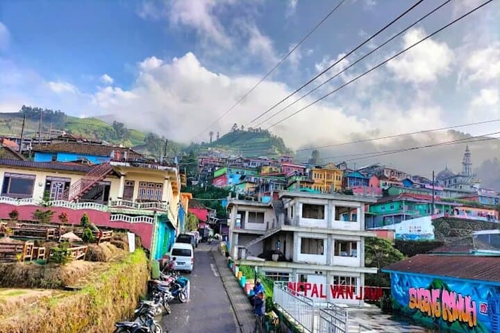 Nepal van Java & Candi Selogriyo: Mountain Village Walk and Rice-Field Trek in Magelang photo 4