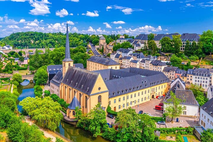 Self-Guided Luxembourg City Walking Tour with Smartphone Audioguide