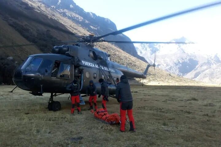 High-Mountain Rescue & Helicopter Operations Course in Huaraz: Advanced Training in the Cordillera Blanca photo 2