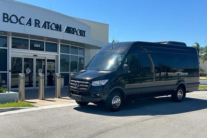 Miami VIP Airport Transfers: Private Group Limo Service to and from MIA photo 2