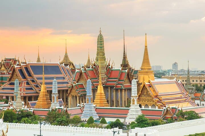 Grand Palace & Emerald Buddha Guided Tour — Half-Day Cultural Walk in Bangkok