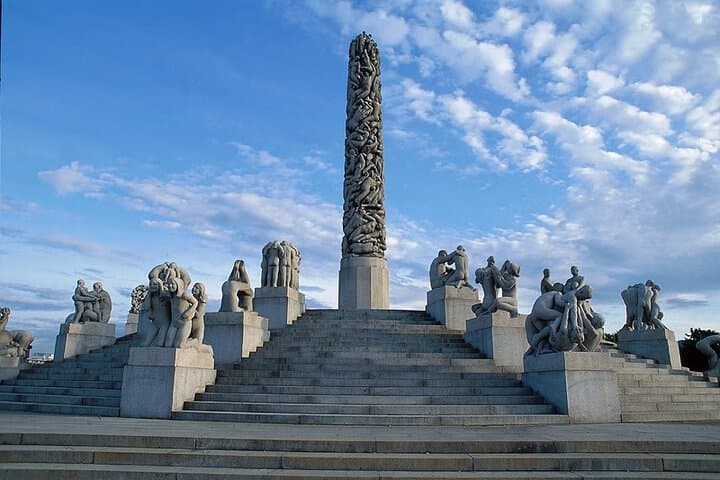 Guided Walk Through Vigelandsparken: Oslo's Iconic Sculpture Park Explained photo 3