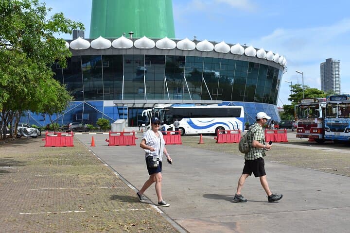 Colombo Airport Layover City Tour — Temples, Seafront & Colonial Streets in 4 Hours photo 6